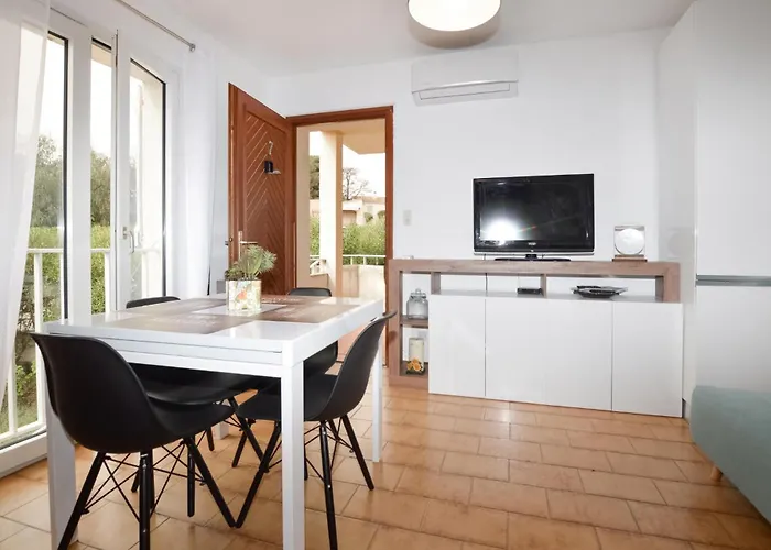 1 Bedroom In *